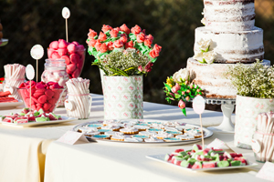 Idee e ispirazioni per lo sweet table per il matrimonio